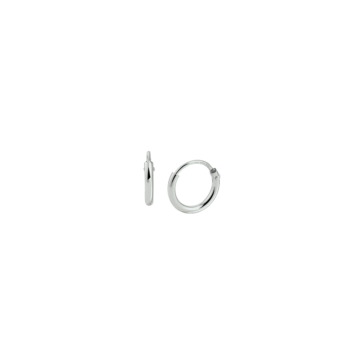 14-karaats witgouden oorringen met een ronde buis en scharnier-sluiting.  
Breedte: 1.3 mm. Diameter: 9 mm