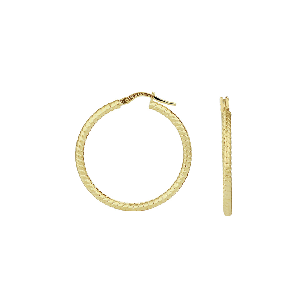14k Geelgouden oorringen met een 925 zilveren kern. De oorringen hebben een diameter van 29.5mm en een dikte van 2.2mm.