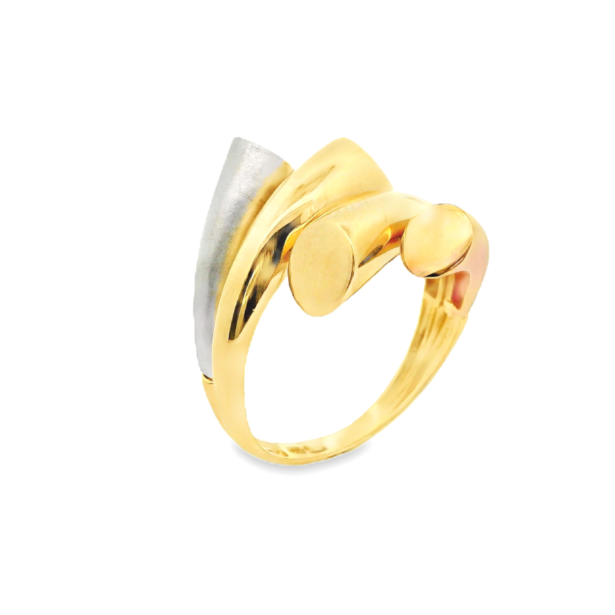 Deze ring van Louis Bros is vervaardigd uit 14 karaat tricolor (4.81 gr.).
 Deze ring met een mooi design is een elegante keuze voor iedereen die houdt van verfijnde sieraden. Deze bijzondere ring combineert drie soorten goud - geel, wit en roségoud - tot een harmonieuze en stijlvolle creatie. Het unieke ontwerp speelt met kleuren en materialen, waardoor de ring een opvallend en tijdloos sieraad wordt. Ideaal voor speciale gelegenheden of als dagelijks accessoire, voegt deze tricolor gouden ring een vleugje luxe toe aan elke outfit.
De ring is verkrijgbaar in meerdere afmetingen.