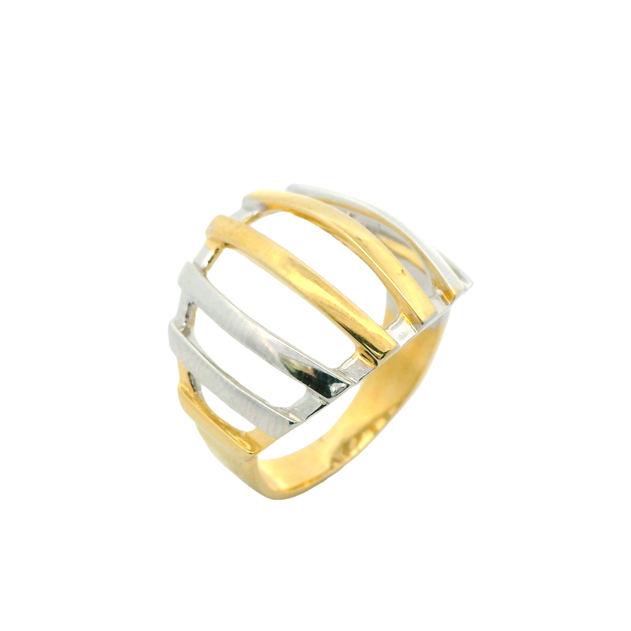 Deze ring van Louis Bros is vervaardigd uit 14 karaat bicolor (5.87 gr.).
Deze betoverende ring is een prachtige combinatie van wit- en geelgoud, die samen een uniek bicolor ontwerp vormen. De ring straalt elegantie uit door zijn verfijnde lijnenpatroon, dat met precisie is aangebracht en een subtiel contrast biedt tussen de twee goudtinten. De strakke lijnen voegen een moderne twist toe aan het klassieke ontwerp, waardoor de ring zowel tijdloos als eigentijds is. Deze fantasierijke ring is niet alleen een schitterend sieraad, maar ook een symbool van verfijning en stijl, perfect voor elke gelegenheid.
De ring is verkrijgbaar in meerdere afmetingen.