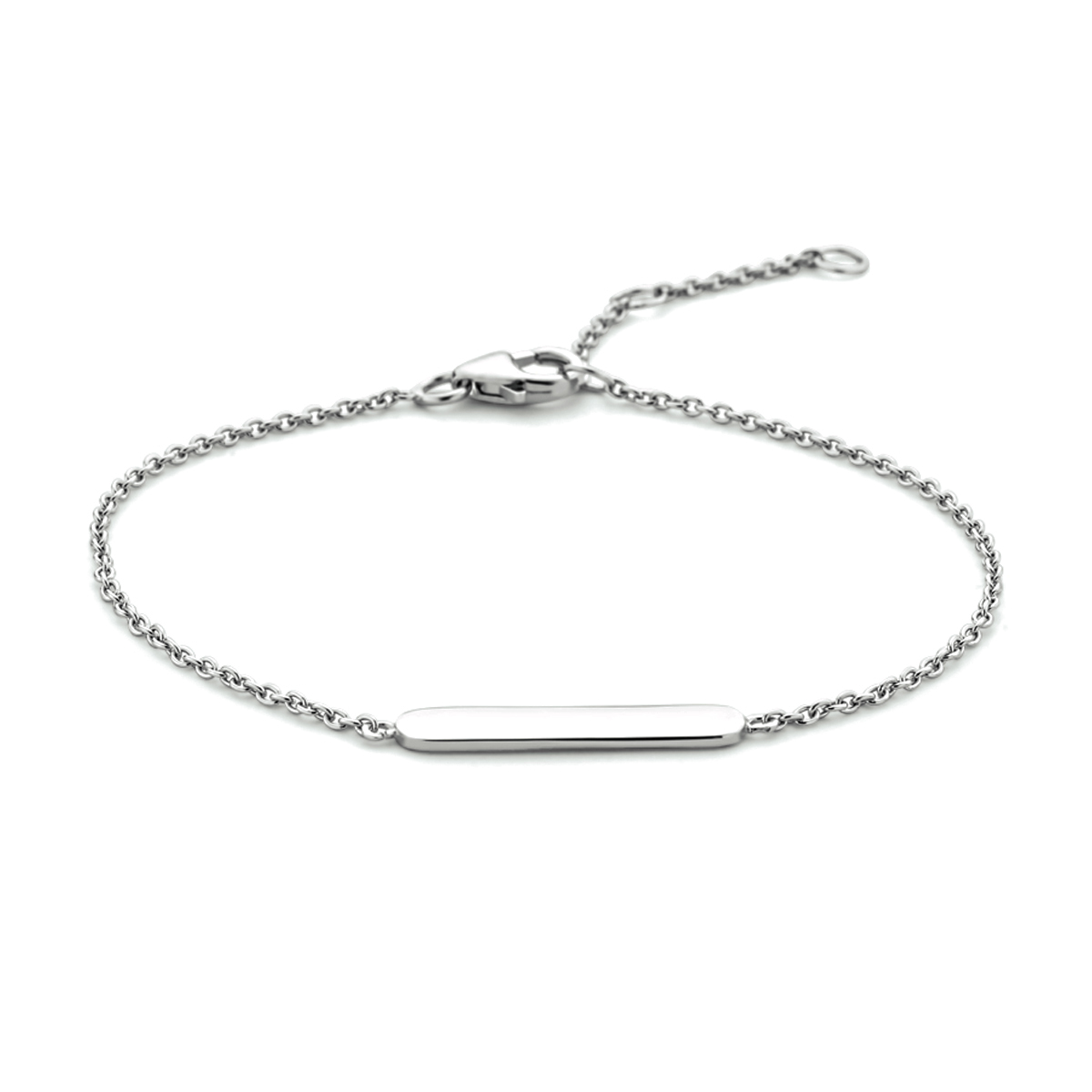 Gerhodineerd 925 zilveren armband uitgevoerd met een graveerplaatje met een afmeting van 4x21mm. De armband heeft draaglengtes van 16, 17.5 en 19cm en een stevige karabijn sluiting.