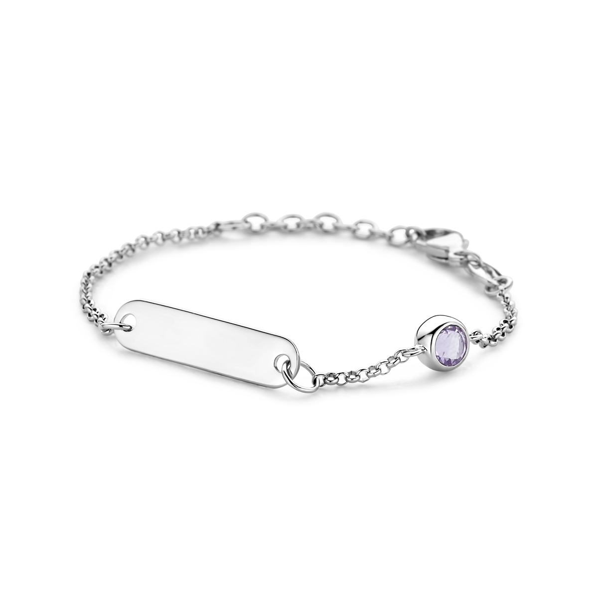 Gerhodineerd 925 zilveren graveerarmband uitgevoerd met een geboortesteen. De armband heeft een draaglengte van 11cm met 2cm extensie. De schakelbreedte is 1.5mm. De graveerplaat heeft een afmeting van 5x20mm en een dikte van 0.6mm.