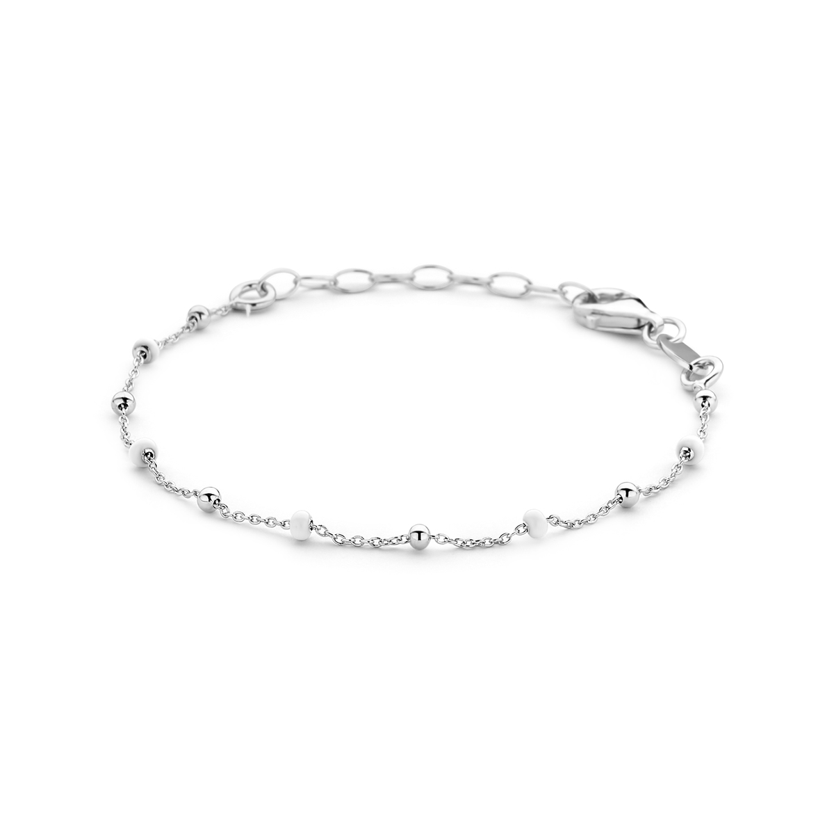 Gerhodineerd 925 zilveren armband uitgevoerd met emaille bolletjes. De armband heeft een draaglengte van 13cm en een extensie van 3cm. Uitgevoerd met karabijnsluiting. De schakelbreedte is 0.9mm.