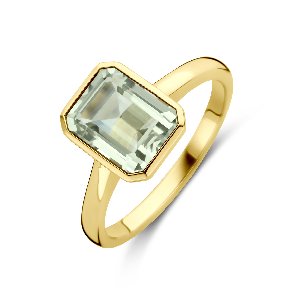 14k Geelgouden ring uitgevoerd met groen amethist. De ring heeft een breedte van 10mm.
