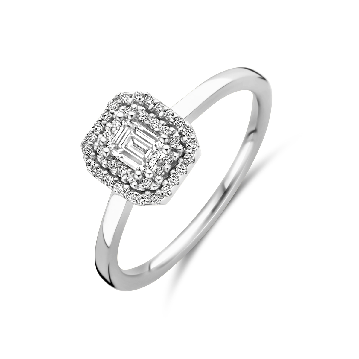 Deze prachtige witgouden ring met baguette geslepen diamanten is een echte eyecatcher. De ring heeft een uniek en elegant ontwerp dat perfect is voor zowel dagelijkse slijtage als speciale gelegenheden. De beste manier om deze ring te dragen is om hem te combineren met andere fijne sieraden voor een moderne en stijlvolle look. Voeg deze ring toe aan je collectie en pronk met zijn tijdloze schoonheid.