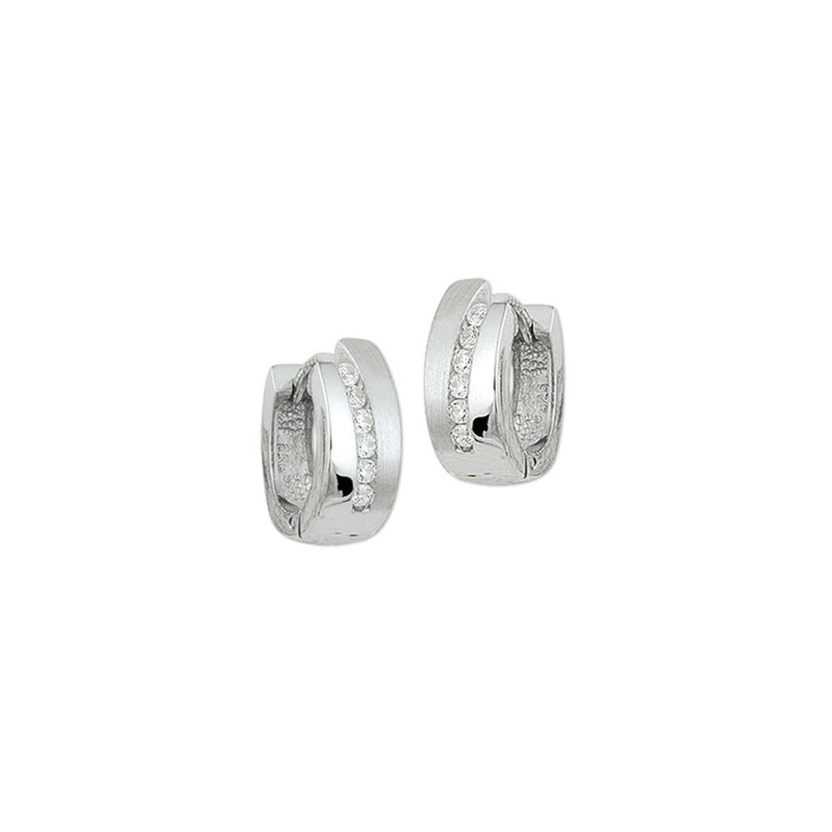Gerhodineerd zilveren klapcreolen met een poli/matte afwerking en zirkonia. 
Verpakt per: 1 set
Doelgroep: dames
Breedte: 6 mm
Zetting: entourage (rail zetting)