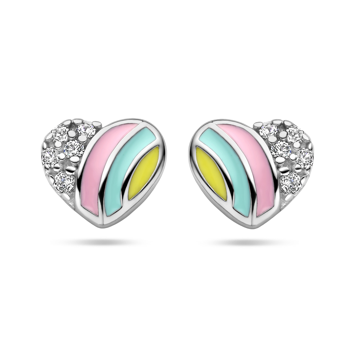 Gerhodineerd 925 zilveren oorknoppen in de vorm van een hart met zirkonia. Het hart heeft een afmeting van 5x6mm.