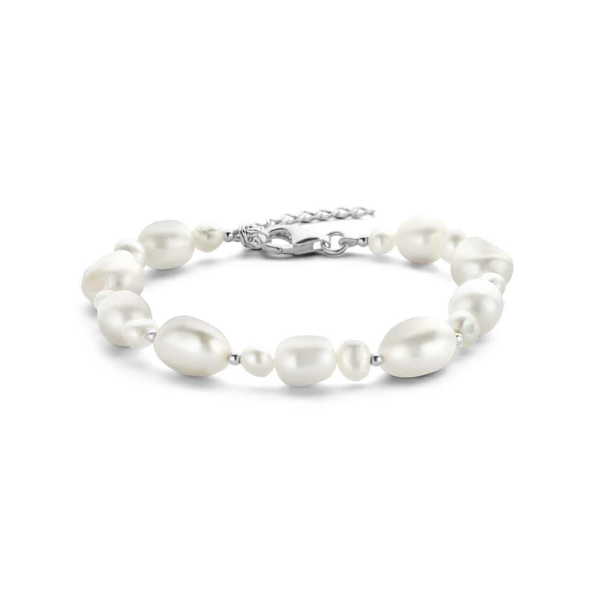 Gerhodineerd 925 zilveren armband met zoetwaterparels. De armband heeft een draaglengte van 17cm en een extensie van 3cm. Uitgevoerd met een karabijn sluiting.