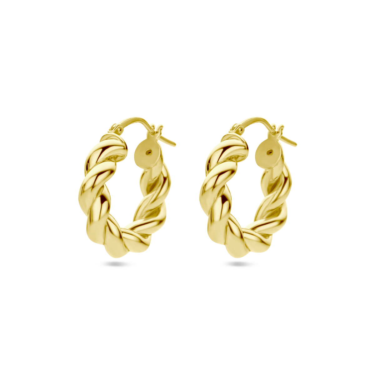 Geelgoud op 925 zilveren oorringen met een breedte van 5mm. Geen garantie op de plating.