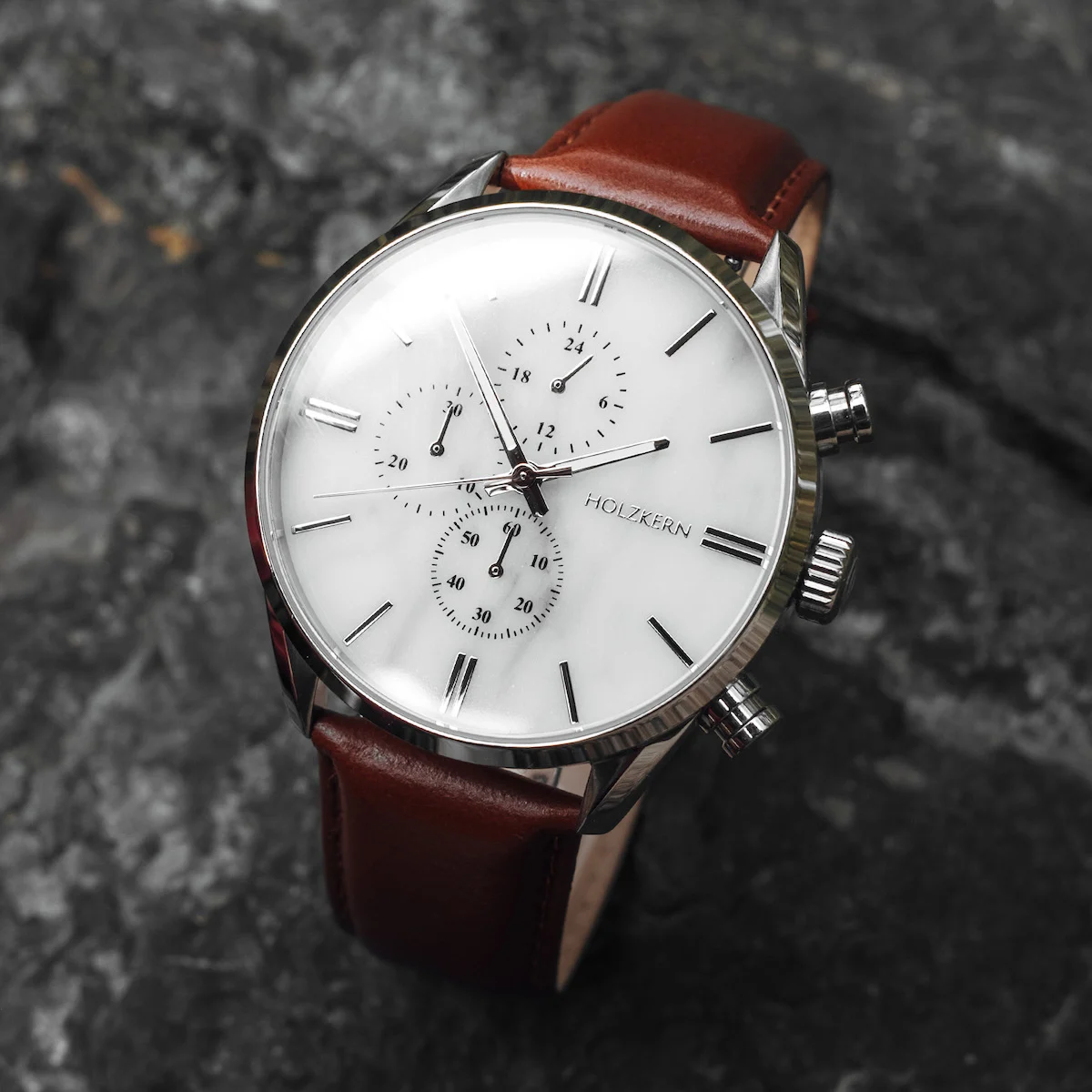 Ieder mens is uniek, en onze intelligentie kan in verschillende manieren tot uitdrukking komen.

Ons horloge Melodical is gewijd aan muzikaal begrip - mensen die hun innerlijke kracht vinden in het zingen en maken van muziek. Deze mensen herkennen gemakkelijk melodieën en tonen, en hebben een uitgesproken gevoel voor beats en ritmes.