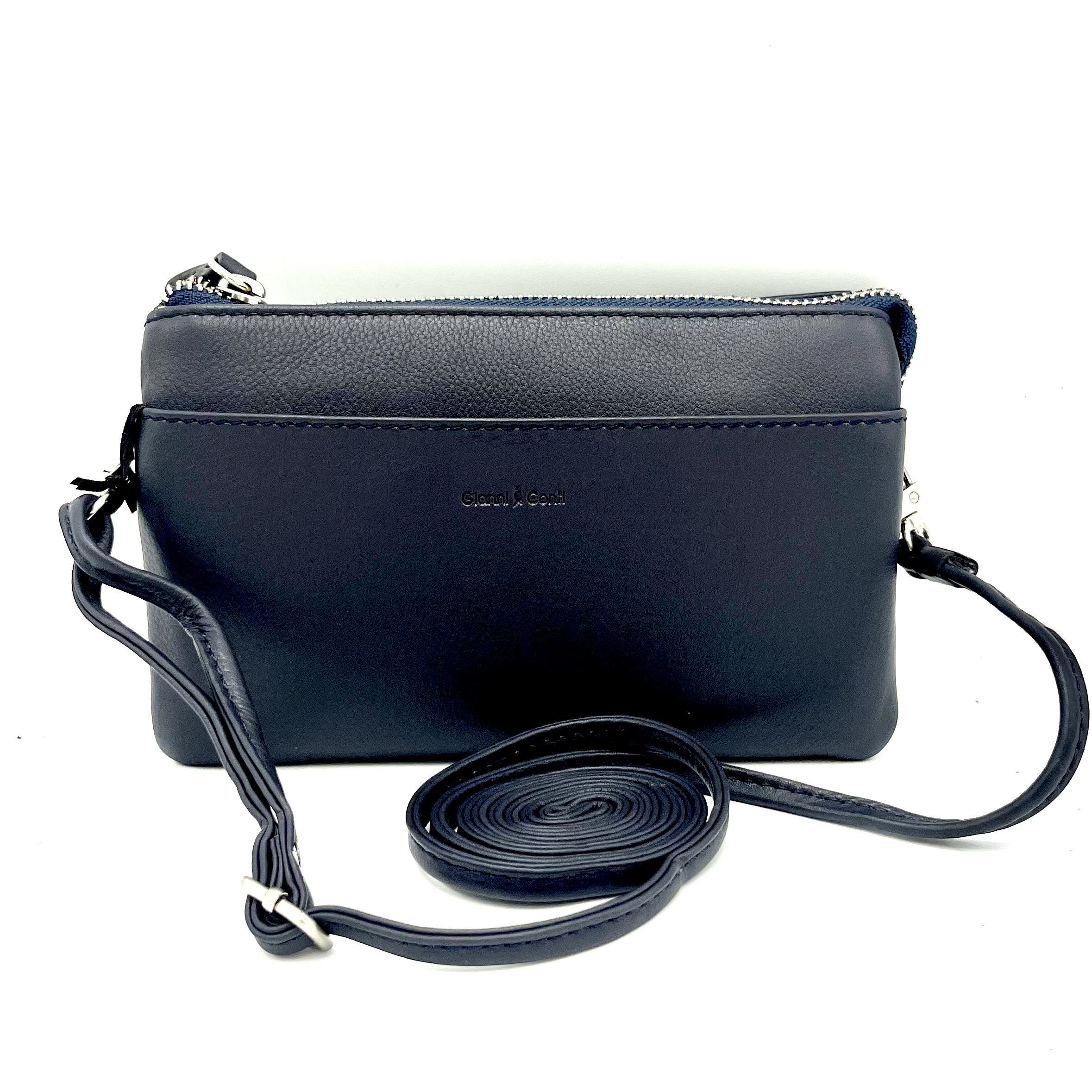 Deze Gianni Conti Crossbody tas in marineblauw is gemaakt van hoogwaardig leer en heeft een verstelbare schouderband voor optimaal draagcomfort. De tas heeft een ruim hoofdcompartiment met ritssluiting en een handige voorvak voor het opbergen van je essentials. Draag de tas diagonaal over je lichaam voor een trendy look. Perfect voor dagelijks gebruik of een avondje uit. Bestel nu en geniet van deze stijlvolle toevoeging aan je collectie!

Afmetingen:
Hoogte 13cm x breed 20cm x diep 5.5cm

Eigenschappen 
Voorzijde steekvak
Top rits
Binnenkant middenvak voorzien van rits
1 vak met achterrits
Telefoonvak
diverse vakken voor bankpassen