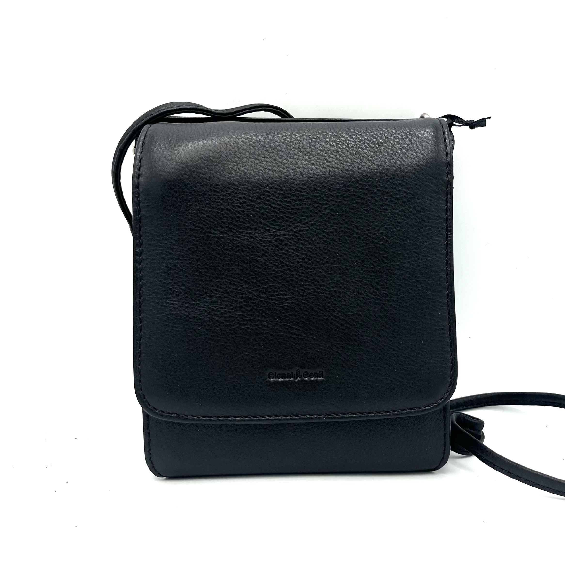 Deze Gianni Conti schoudertas Nero heeft een tijdloos en elegant design met hoogwaardig leer en luxe details. De tas heeft een verstelbare en afneembare schouderband, meerdere vakken en ritssluitingen voor optimale organisatie. Draag deze tas over je schouder of crossbody voor een trendy en praktische look. Upgrade jouw look met deze stijlvolle tas van Gianni Conti!

Afmetingen:
Hoogte 17.5cm x breed 15cm x diep 4cm

Eigenschappen:
Klep met binnenrits
twee ritsvakken
6 vakken voor kaarten
steekvak
achterrits