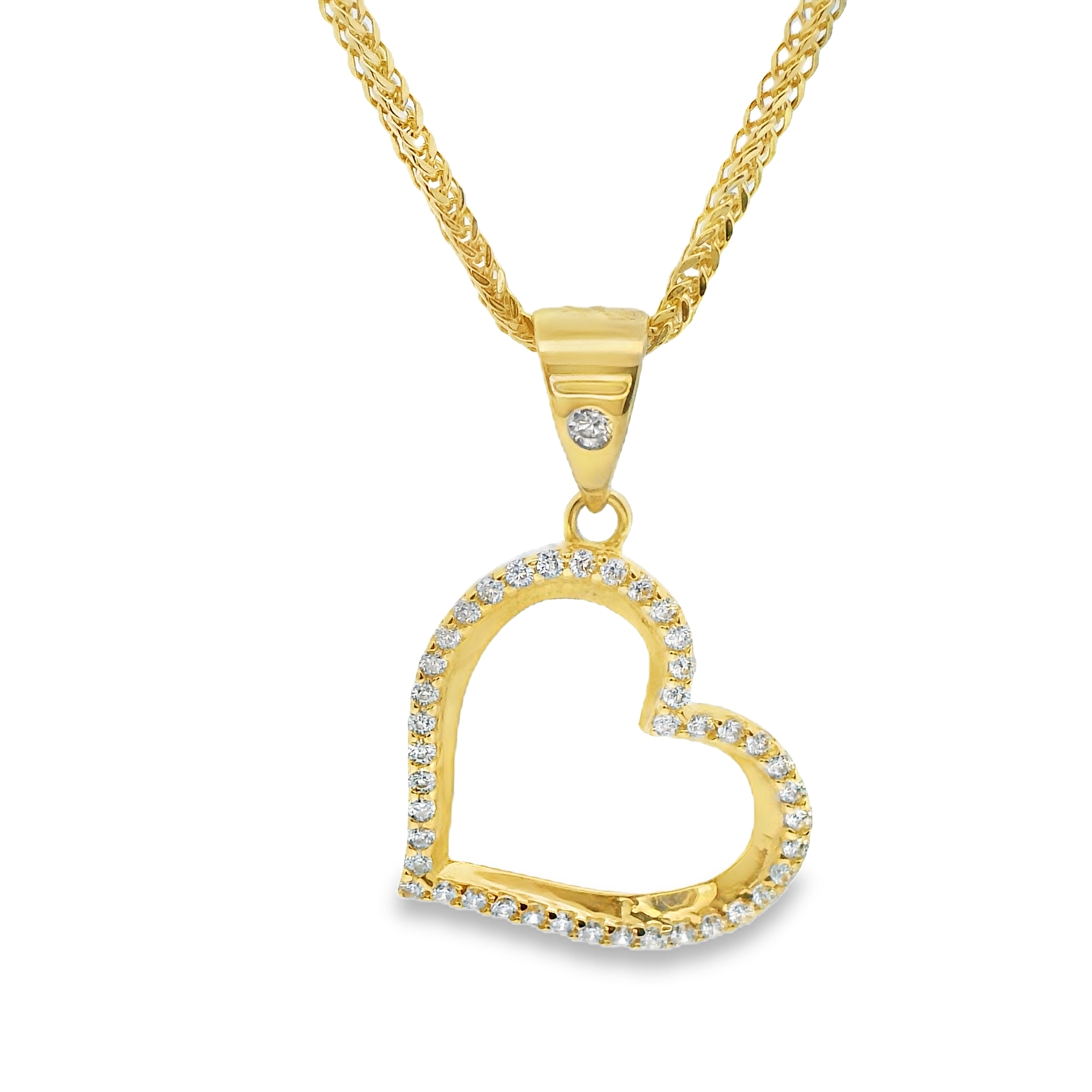 Deze hanger van Louis Bros is vervaardigd uit 14 karaat geelgoud met zirkonia (1.26 gr.).
Deze hanger in de vorm van een hartje met zirkonia is een schitterend symbool van liefde en elegantie. De warme glans van het geelgoud gecombineerd met de sprankelende zirkonia maakt dit sieraad tot een echte blikvanger. Het hartje staat voor genegenheid en verbondenheid, terwijl de fonkelende zirkonia een vleugje luxe toevoegt. Dit tijdloze sieraad is perfect als cadeau voor een geliefde of als een persoonlijke accessoire om elke dag te dragen.