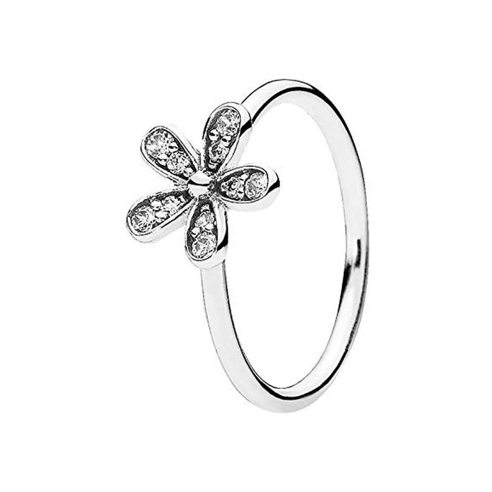 Deze prachtige Pandora Ring bloem met zirkonia 190932CZ-54 is stijlvol en tijdloos. De ring is gemaakt van sterling zilver en is versierd met sprankelende zirkonia steentjes. De bloemvormige details geven de ring een elegante uitstraling. Draag deze ring alleen voor een subtiele look of combineer hem met andere ringen voor een trendy layered effect. Perfect voor elke gelegenheid!