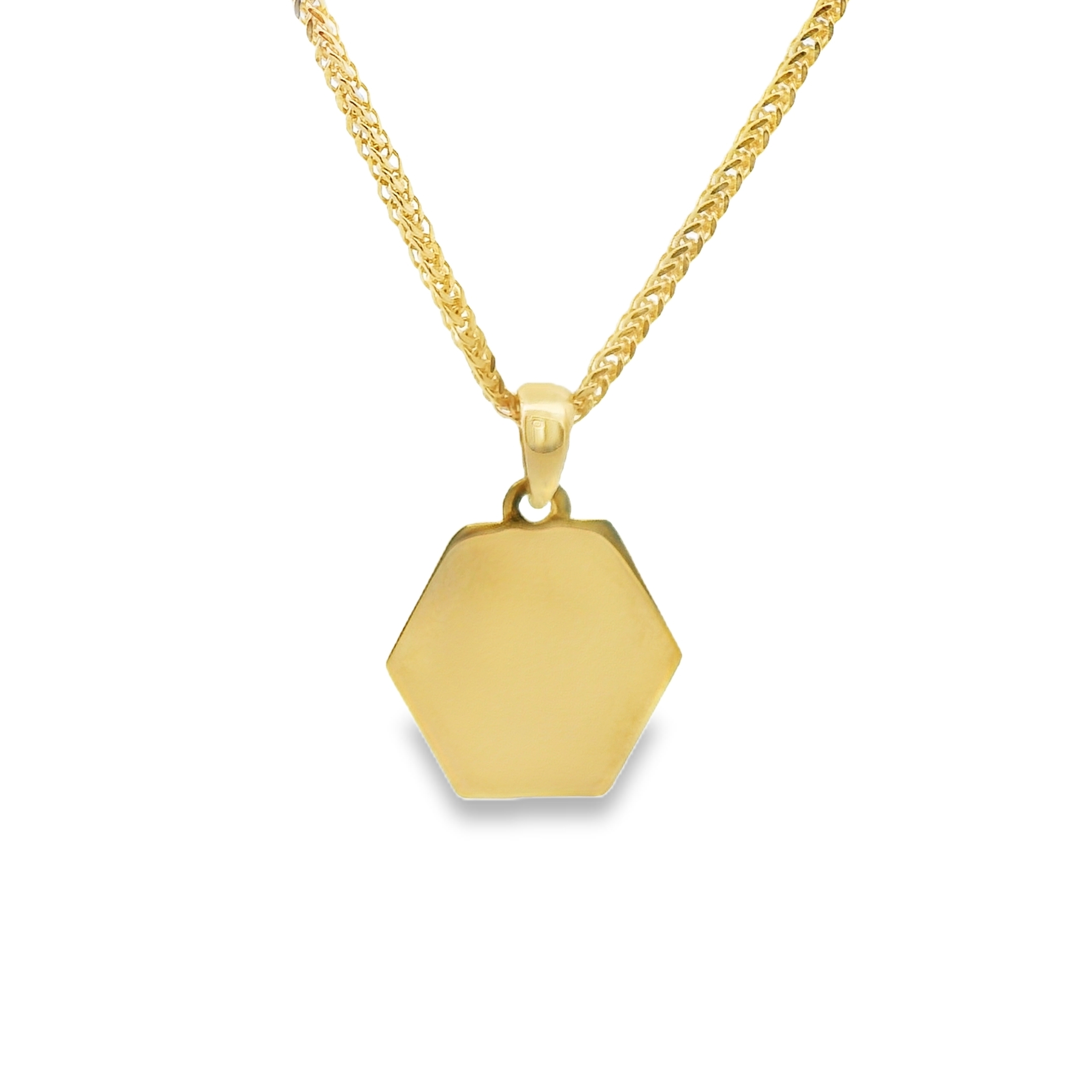 Deze hanger van Louis Bros is vervaardigd uit 14 karaat geelgoud (0.84 gr).
Deze hanger in de vorm van een graveerplaatje is een stijlvol en persoonlijk sieraad. Het stralende goud biedt de perfecte achtergrond voor een unieke gravure, of het nu een naam, datum of speciale boodschap is. Dit tijdloze accessoire is een betekenisvolle manier om herinneringen dichtbij te houden en voegt een elegante, persoonlijke touch toe aan elke outfit.