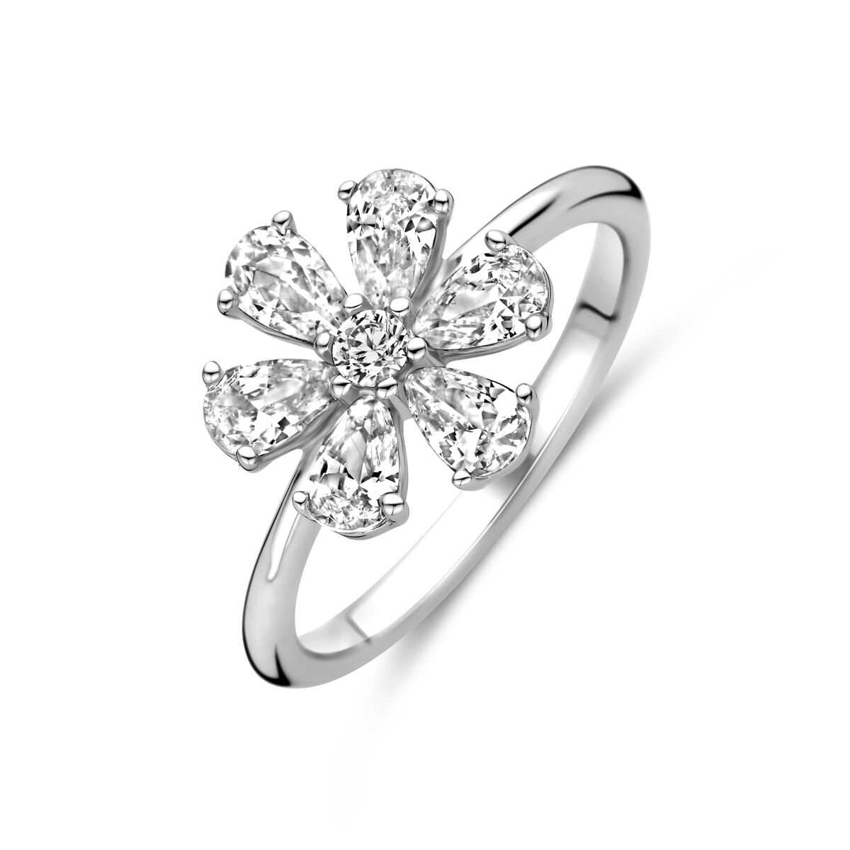 Gerhodineerd 925 zilveren ring uitgevoerd met wit zirkonia. De ring heeft een breedte van 12mm.