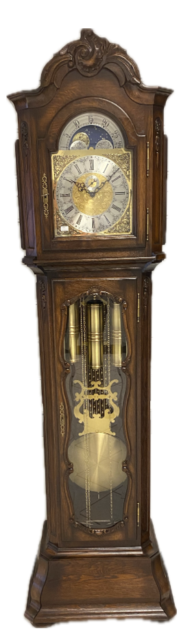 Traditionele staande klok in massief eiken kleur E50 met Patine.
Zwaar Kieninger ketting werk met West Minster slagwerk en automatische nacht uitschakeling.
Prijs op basis van afhaling. Levering en installatie mogelijk, prijs afhankelijk van de locatie. Vraag naar de voorwaarden.