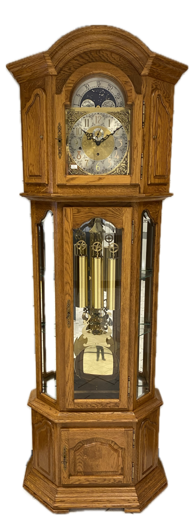 Traditionele staande klok in massief eiken kleur E15 met Patine.
Zwaar Kieninger kabel werk met West Minster slagwerk en automatische nacht uitschakeling.
Prijs op basis van afhaling. Levering en installatie mogelijk, prijs afhankelijk van de locatie. Vraag naar de voorwaarden.
