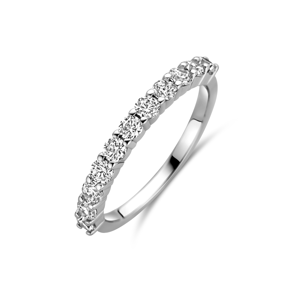 Gerhodineerd 925 zilveren ring uitgevoerd met zirkonia. De ring heeft een breedte van 2.5mm.