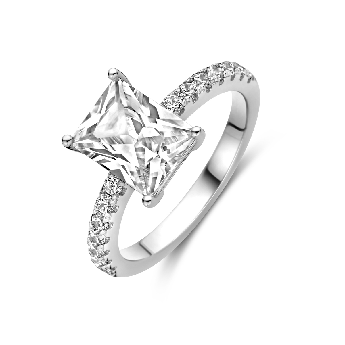 Gerhodineerd 925 zilveren ring uitgevoerd met zirkonia. De ring heeft een breedte van 10mm.