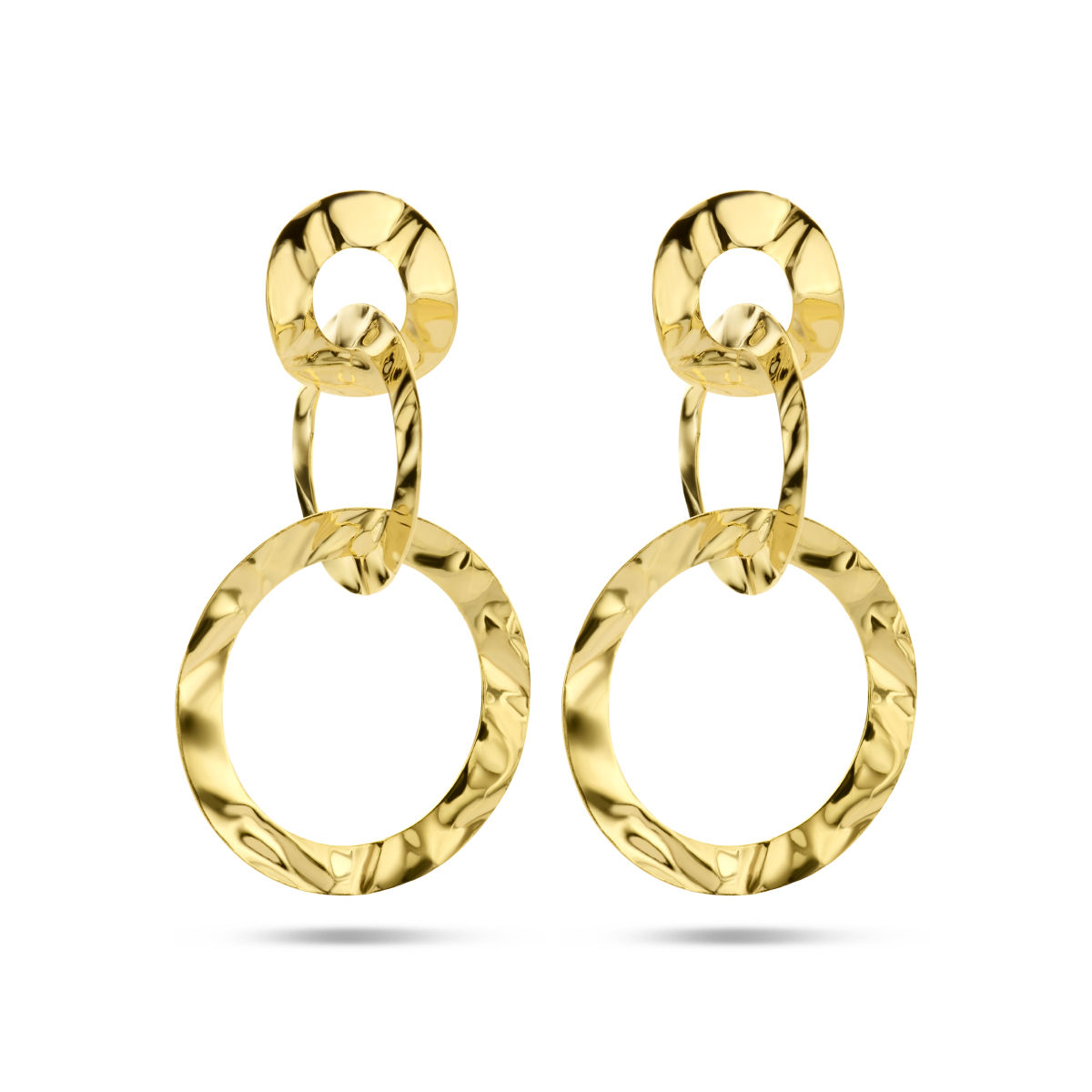 Geelgoud op 925 zilveren ronde oorhangers. De oorhangers hebben een totale hoogte van 4.8cm en een breedte van 27mm. Geen garantie op de plating.