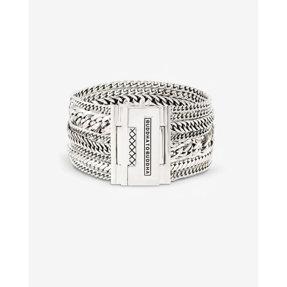 Met deze Multi Chain armband kun je niet fout gaan met de styling van jouw outfit. De sterling zilveren armband biedt een unieke benadering van al onze iconische schakels bij elkaar.