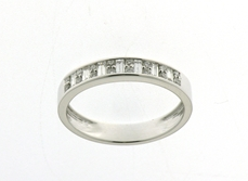 Ring in wit goud 18 karaat 16 diamant 0.13 ct en 7 diamant 0.13 ct