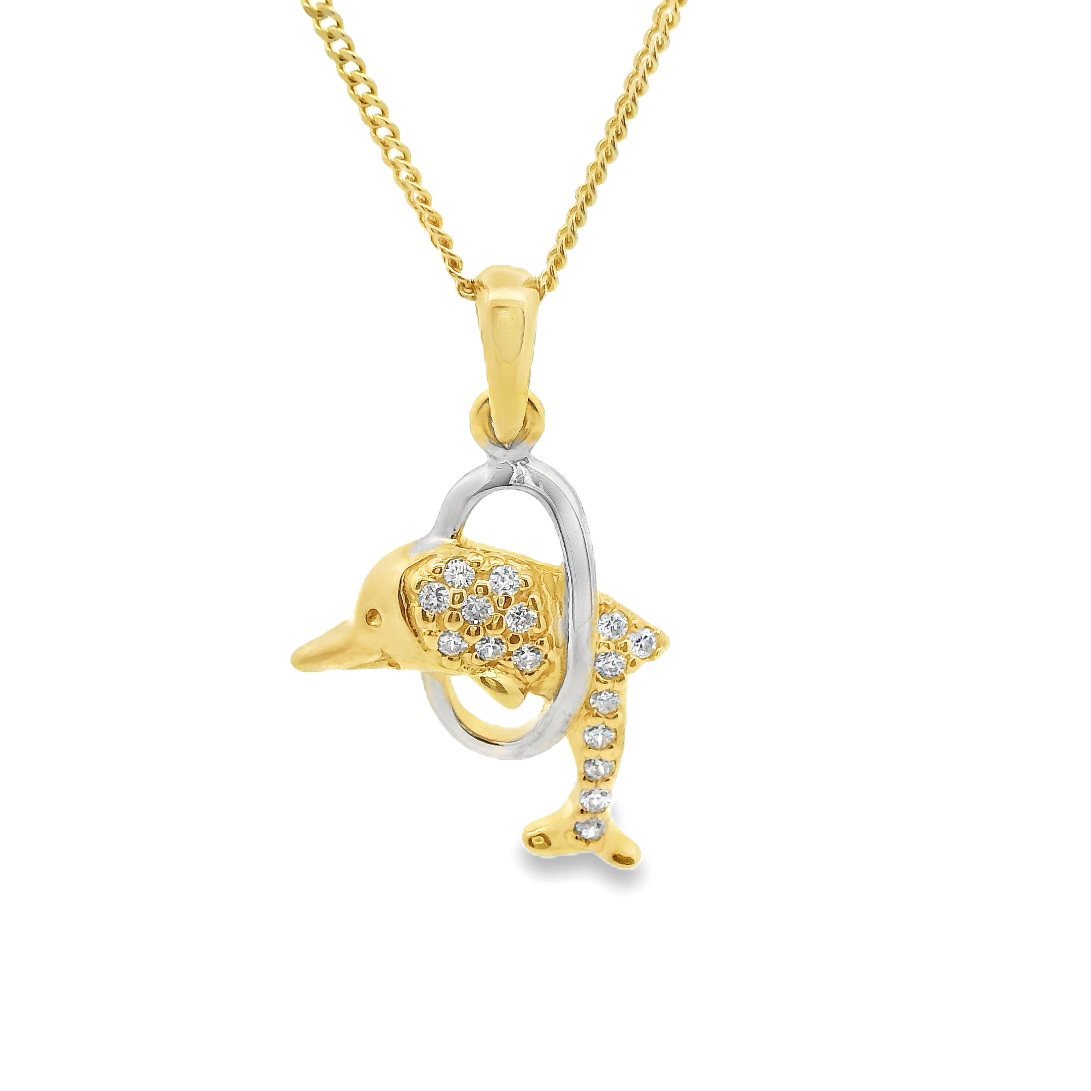 Deze hanger van Louis Bros is vervaardigd uit 14 karaat bicolor met zirkonia (1.25gr.).
Deze hanger in de vorm van een dolfijn met zirkonia combineert speelsheid met verfijnde elegantie. De combinatie van geelgoud en witgoud zorgt voor een prachtig contrast, terwijl de sprankelende zirkonia steentjes de dolfijn een schitterende uitstraling geven. De dolfijn, vaak gezien als een symbool van vreugde, vrijheid en intelligentie, maakt deze hanger tot een betekenisvol en stijlvol sieraad. Perfect voor zowel dagelijkse elegantie als speciale gelegenheden, deze hanger vangt de levendigheid en schoonheid van de oceaan.