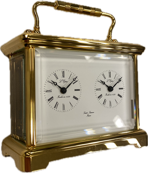 Carriage Clock van het merk L'Epee. Zware vergulde messing behuizing met een traditioneel mechanisch Carriage Clock uurwerk met echappement.