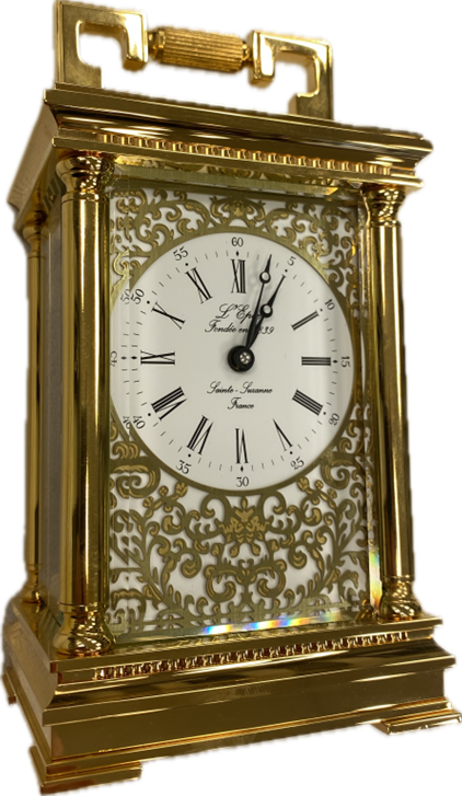 Carriage Clock van het merk L'Epee. Zware vergulde messing behuizing met een traditioneel mechanisch Carriage Clock uurwerk met echappement.