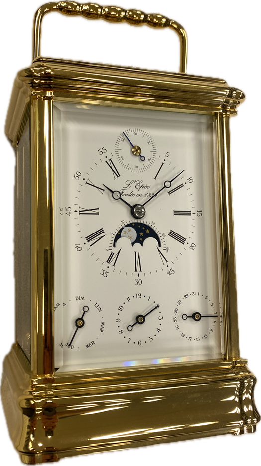 Carriage Clock van het merk L'Epee. Zware vergulde messing behuizing met een traditioneel mechanisch Carriage Clock uurwerk met echappement.