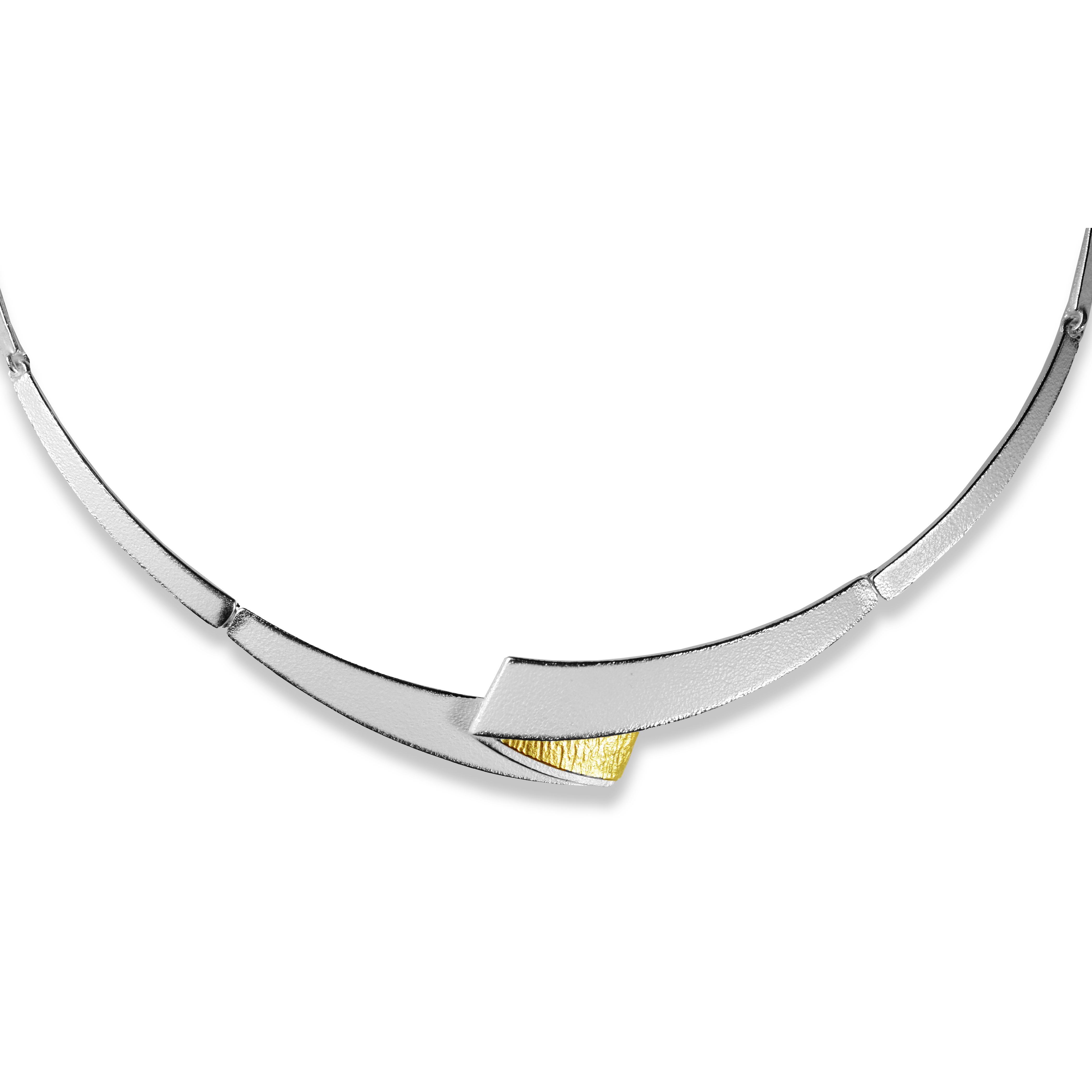 Prachtige choker van zilver mat/poli met 18 krt. gouden opleg.