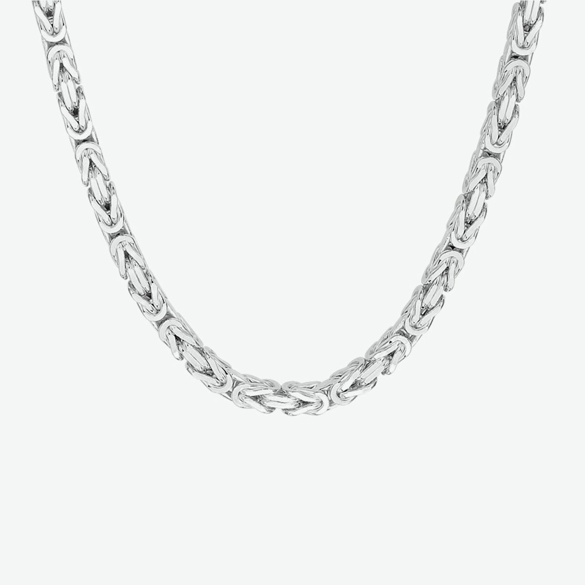 Deze massieve koningsketting is gemaakt van zilver en heeft een uniek en koninklijk design. De ketting is perfect te dragen als statement piece bij zowel casual als formele outfits. Combineer het met andere zilveren sieraden voor een stijlvolle look. Deze ketting kan gedragen worden door zowel mannen als vrouwen en is een tijdloze toevoeging aan elke sieradencollectie.