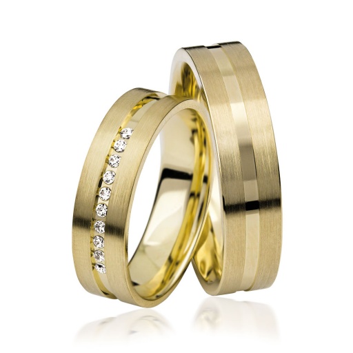 Deze prachtige gouden trouwringen zijn verkrijgbaar in verschillende goudgehaltes, waaronder 8, 9,14 en 18 karaats goud.
Deze ringen zijn tevens leverbaar in:
Geel goud
Rosé goud 
Wit goud 

(Al onze diamanten sieraden worden gecertificeerd geleverd)