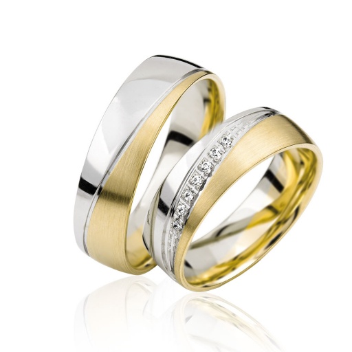 Deze prachtige gouden trouwringen zijn verkrijgbaar in verschillende goudgehaltes, waaronder 8, 9,14 en 18 karaats goud.
Ook zijn deze ringen te bestellen in Zilver en Platina.
Deze ringen zijn tevens leverbaar in:
Geel goud
Rosé goud 
Wit goud 

(Al onze diamanten sieraden worden gecertificeerd geleverd)