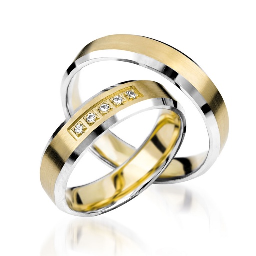 Deze prachtige gouden trouwringen zijn verkrijgbaar in verschillende goudgehaltes, waaronder 8, 9,14 en 18 karaats goud.
Ook zijn deze ringen te bestellen in Zilver en Platina.
Deze ringen zijn tevens leverbaar in:
Geel goud
Rosé goud 
Wit goud 

(Al onze diamanten sieraden worden gecertificeerd geleverd)