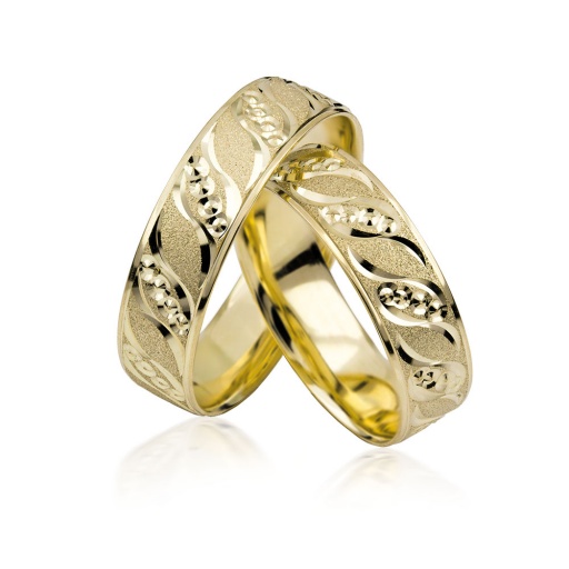 Deze prachtige gouden trouwringen zijn verkrijgbaar in verschillende goudgehaltes, waaronder 8, 9,14 en 18 karaats goud.
Ook zijn deze ringen te bestellen in Zilver en Platina.
Deze ringen zijn tevens leverbaar in:
Geel goud
Rosé goud 
Wit goud 

(Al onze diamanten sieraden worden gecertificeerd geleverd)
