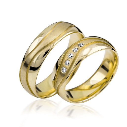 Deze prachtige gouden trouwringen zijn verkrijgbaar in verschillende goudgehaltes, waaronder 8, 9,14 en 18 karaats goud.
Ook zijn deze ringen te bestellen in Zilver en Platina.
Deze ringen zijn tevens leverbaar in:
Geel goud
Rosé goud 
Wit goud 

(Al onze diamanten sieraden worden gecertificeerd geleverd)