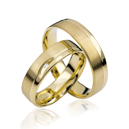 Deze prachtige gouden trouwringen zijn verkrijgbaar in verschillende goudgehaltes, waaronder 8, 9,14 en 18 karaats goud.
Ook zijn deze ringen te bestellen in Zilver en Platina.
Deze ringen zijn tevens leverbaar in:
Geel goud
Rosé goud 
Wit goud 

(Al onze diamanten sieraden worden gecertificeerd geleverd)