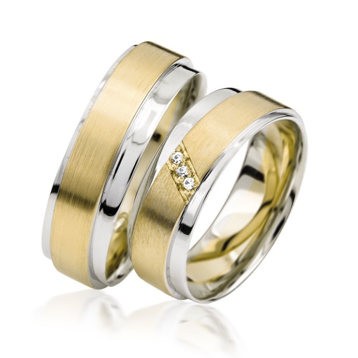 Deze prachtige gouden trouwringen zijn verkrijgbaar in verschillende goudgehaltes, waaronder 8, 9,14 en 18 karaats goud.
Ook zijn deze ringen te bestellen in Zilver en Platina.
Deze ringen zijn tevens leverbaar in:
Geel goud
Rosé goud 
Wit goud 

(Al onze diamanten sieraden worden gecertificeerd geleverd)