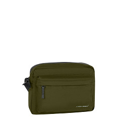 Deze Walden Lewiston crossbody tas heeft een brede olive kleur en is perfect voor dagelijks gebruik. De tas heeft een verstelbare crossbody riem en meerdere vakken om al je spullen georganiseerd te houden. Draag de tas over je schouder voor een casual look of crossbody voor extra veiligheid en gemak. Deze tas is zowel stijlvol als functioneel, een must-have accessoire voor elke dag.

Gemaakt van 100% Nylon 
Afmetingen:
Hoogte 18cm x breed 27cm x diep 8cm