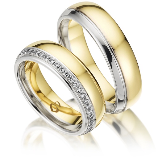 Deze prachtige gouden trouwringen zijn verkrijgbaar in verschillende goudgehaltes, waaronder 8, 9,14 en 18 karaats goud.
Ook zijn deze ringen te bestellen in Zilver en Platina.
Deze ringen zijn tevens leverbaar in:
Geel goud
Rosé goud 
Wit goud 

(Al onze diamanten sieraden worden gecertificeerd geleverd)