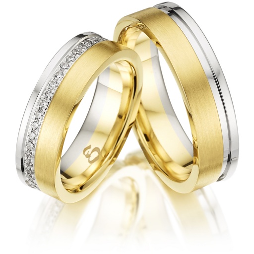 Deze prachtige gouden trouwringen zijn verkrijgbaar in verschillende goudgehaltes, waaronder 8, 9,14 en 18 karaats goud.
Ook zijn deze ringen te bestellen in Zilver en Platina.
Deze ringen zijn tevens leverbaar in:
Geel goud
Rosé goud 
Wit goud 

(Al onze diamanten sieraden worden gecertificeerd geleverd)