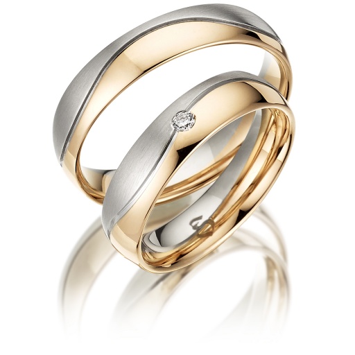 Deze prachtige gouden trouwringen zijn verkrijgbaar in verschillende goudgehaltes, waaronder 8, 9,14 en 18 karaats goud.
Ook zijn deze ringen te bestellen in Zilver en Platina.
Deze ringen zijn tevens leverbaar in:
Geel goud
Rosé goud 
Wit goud 

(Al onze diamanten sieraden worden gecertificeerd geleverd)