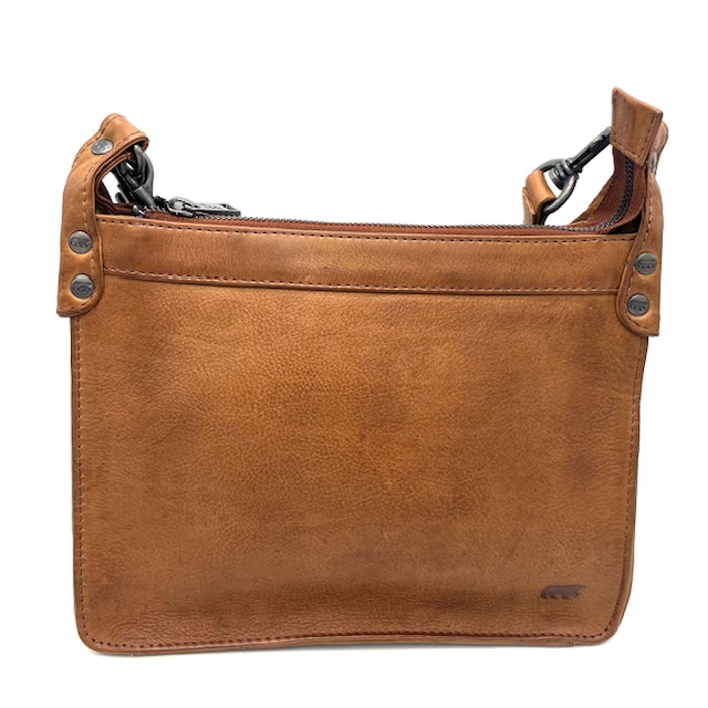 Deze Clemens Mini schoudertas  is gemaakt van hoogwaardig materiaal en heeft een compact ontwerp met handige ritsvakjes. De verstelbare schouderriem zorgt voor comfortabel dragen en maakt het gemakkelijk om de tas op maat af te stellen. Draag deze tas crossbody voor een trendy en praktische look, perfect voor dagelijks gebruik. Bestel nu voor een stijlvolle toevoeging aan je collectie!
Tevens is deze tas kort te dragen met een korte afneembare schouderriem.

Afmetingen:
Hoogte 20cm x breed 26cm x diep 9cm