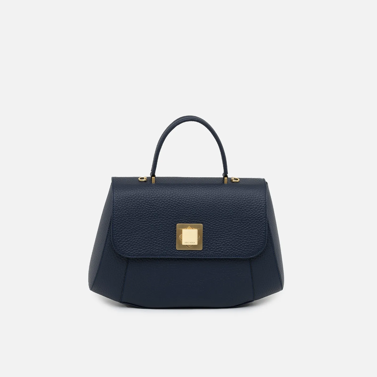 Deze Bernadette Large Satchel Blu 5027-blu tas heeft een ruim hoofdcompartiment met ritssluiting en diverse binnenvakken. De tas is gemaakt van hoogwaardig kunstleer en heeft een verstelbare schouderband. Draag deze stijlvolle tas over je schouder of in de hand voor een chique uitstraling. Perfect voor dagelijks gebruik of een avondje uit. Combineer het met elke outfit voor een moeiteloos elegante look.

Bernadette Large Satchel
The Arcadia Bernadette is a satchel with geometric and sharp lines. It’s elegant and classy thanks to the macro front turn lock. It comes with a shoulder strap for an extra comfort.
• Height: 9.75 inches / 25 cm
• Lenght: 14.25 inches / 36 cm
• Dept: 4.75 inches / 12 cm
