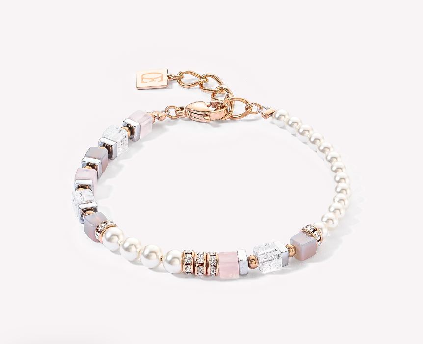 Coeur de Lion is een Duits merk, en heeft mooie handgemaakte sieraden die u onderling goed kunt combineren.