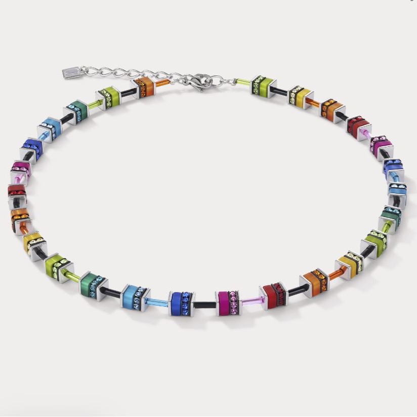 Coeur de Lion is een Duits merk, en heeft mooie handgemaakte sieraden die u onderling goed kunt combineren.