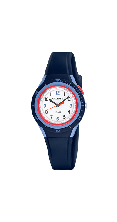 De Calypso Horloge kind kunststof waterdicht blauw is voorzien van een duidelijke wijzerplaat met handige cijfers en wijzers, waardoor kinderen eenvoudig de tijd kunnen aflezen. Dit horloge is waterdicht en gemaakt van duurzaam kunststof, ideaal voor actieve kinderen. Draag het horloge comfortabel om de pols en stel de tijd eenvoudig in met de handige draaiknop. Ideale accessoire voor de kleintjes!