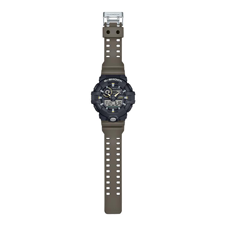 Het horloge beschikt over een quartz uurwerk. Deze prachtige wijzerplaat is zwart en is afgedekt met kwalitatief mineraalglas. De horlogekast is gemaakt van kunststof en heeft een diameter van 53,4 mm. Met dit prachtige horloge ben je elke dag op de hoogte van de juiste tijd!
